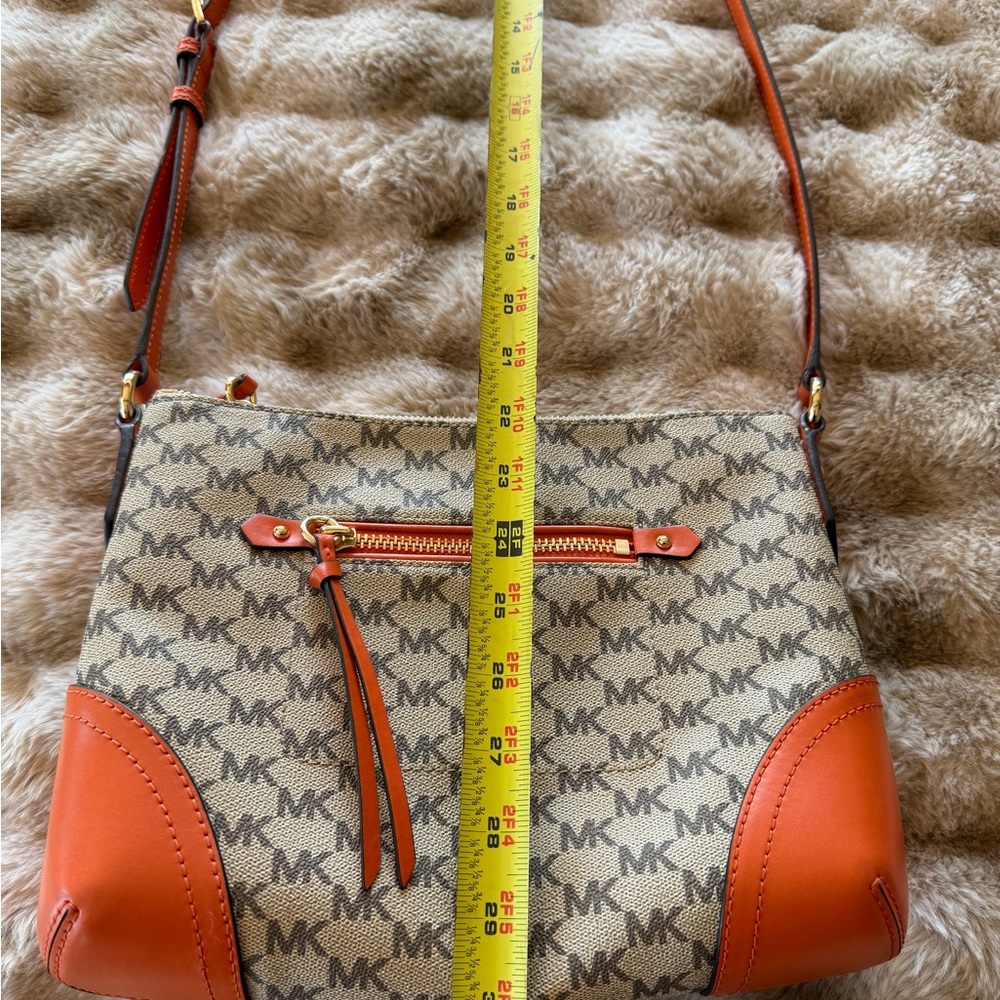 Michael Kors Beige and Orange Shoulder Bag - Picture 8 of 12